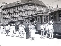 Tramvajska stanica na Trgu bana Jelačića oko 1955. godine